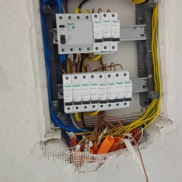 Punë e Elektro Instalues dhe Riparues, foto 1