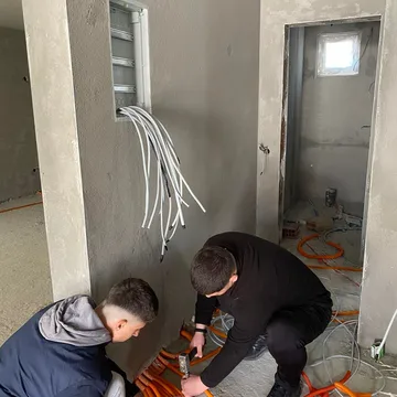 Punë e Arlind Hasani, foto 1