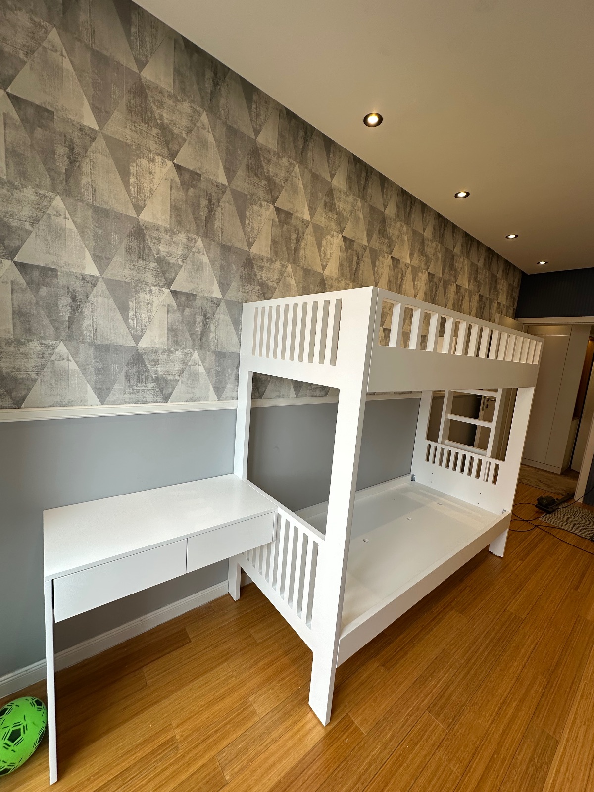 Punë e Arbeni Home, foto 3