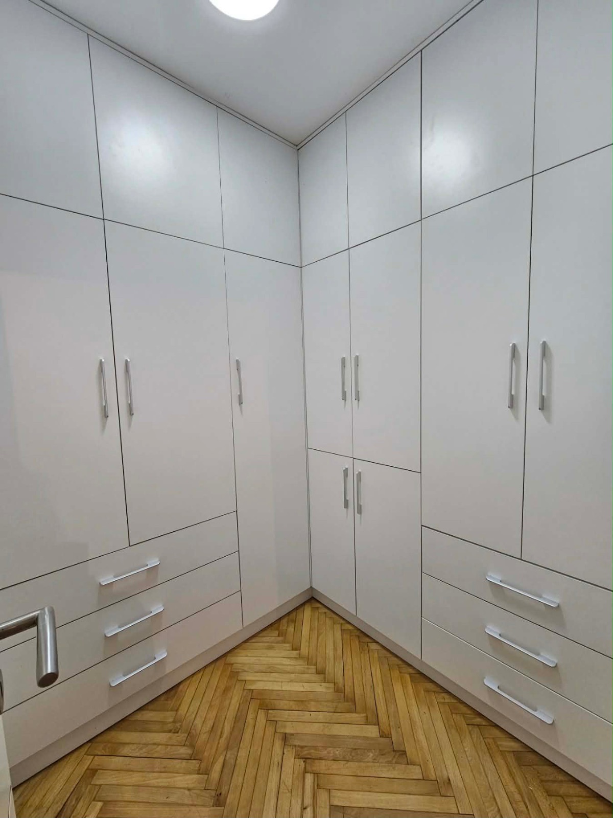 Punë e Illyrjan Home Furnitur, foto 3